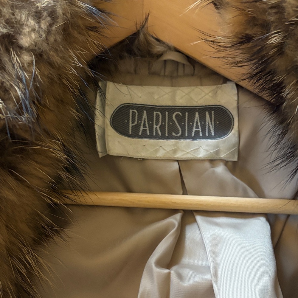 Parisian Brand Vintage Raccoon?  Fur Coat - Picture 6 of 13